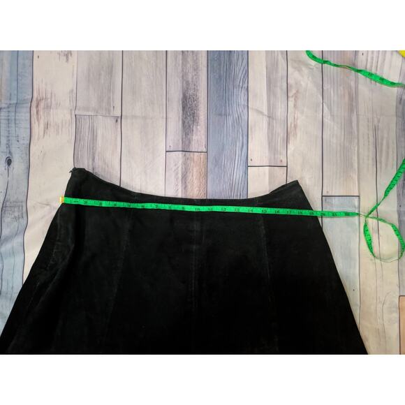 Daisy Fuentes Black Suede A-line Skirt Size 16 - Picture 6 of 7